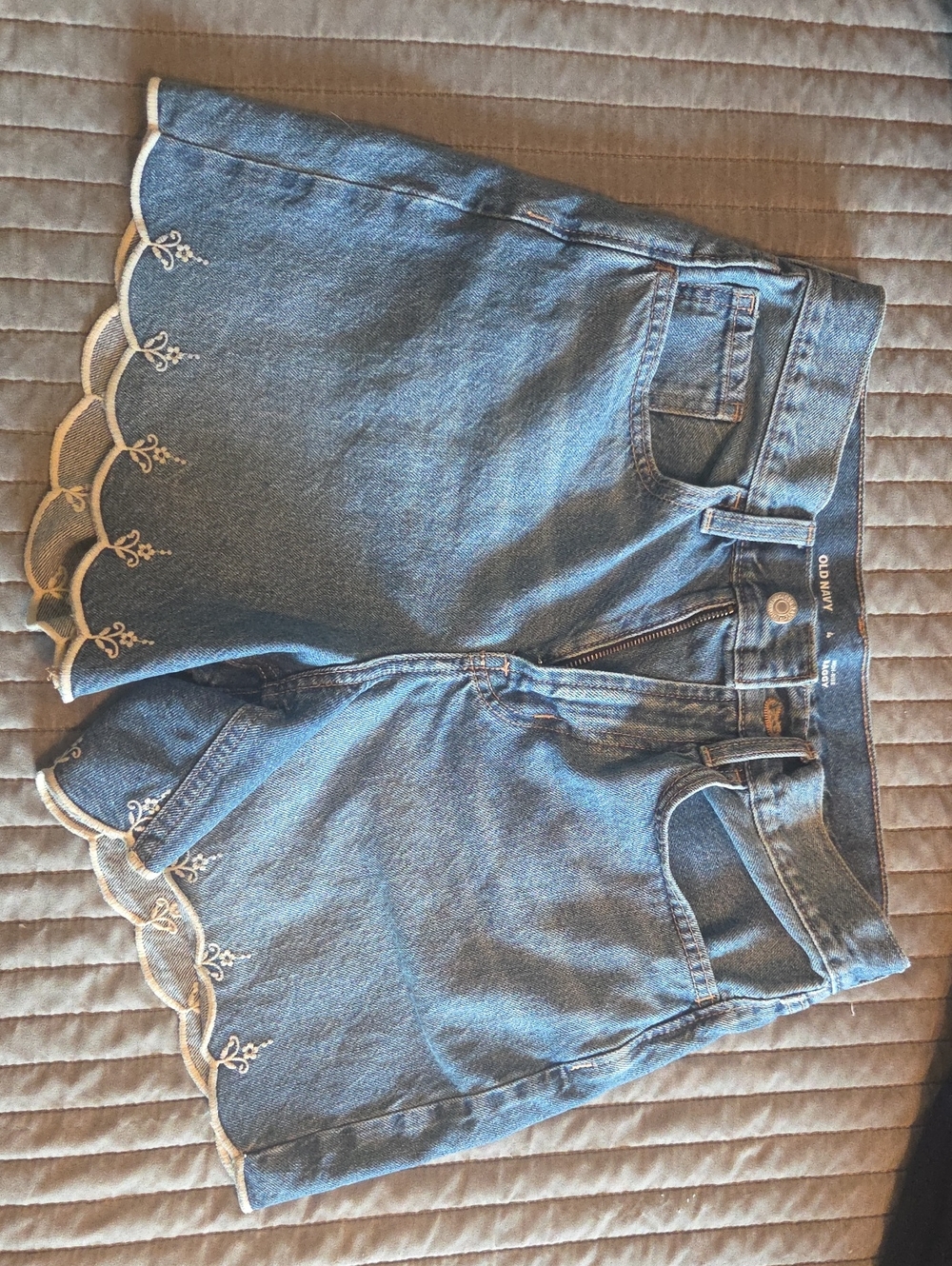 Old Navy Blue Denim Scalloped Embroidered Hem Shorts